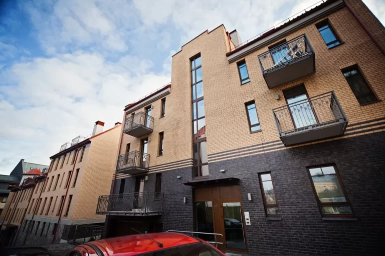 apartment building with aluminium windows